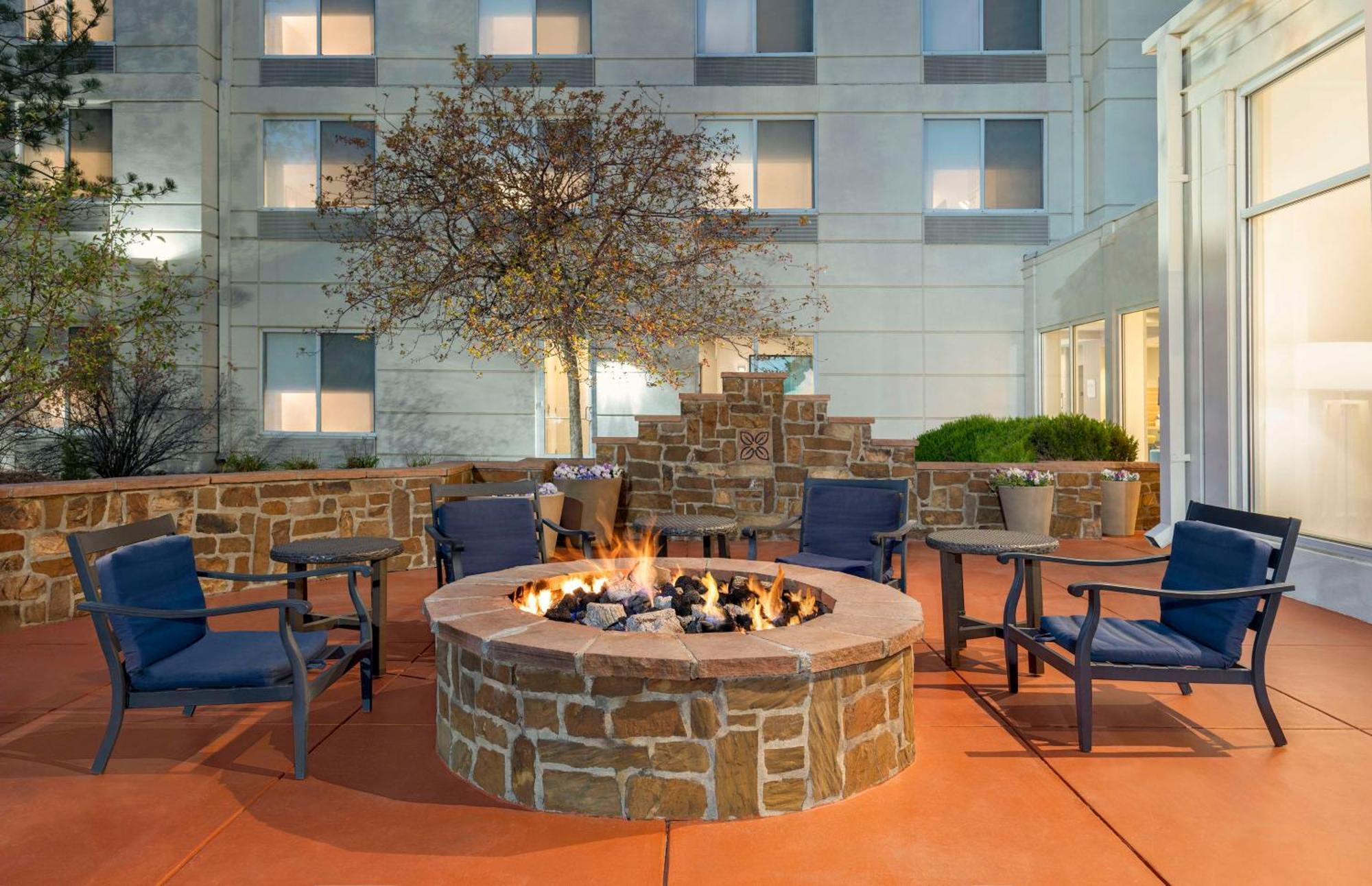 Hilton Garden Inn Denver Airport Aurora Exteriör bild